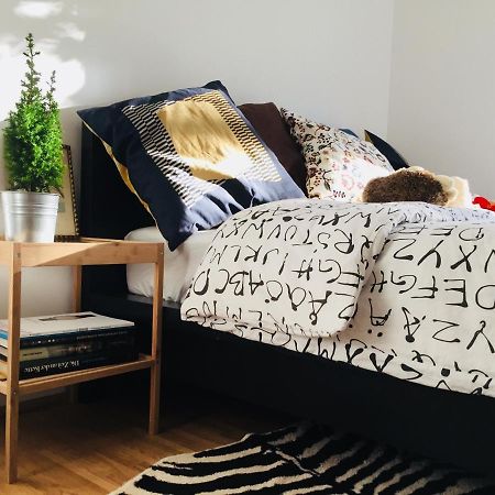 Cozy Danube Room - 15 Mins To Downtown Вена Экстерьер фото
